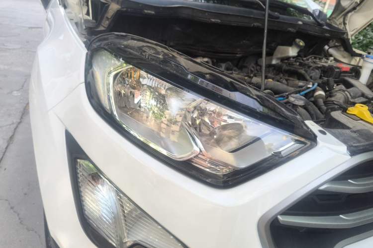 Used Ford EcoSport 2018 1.5L Automatic Platinum Wing Model Right Front Headlight