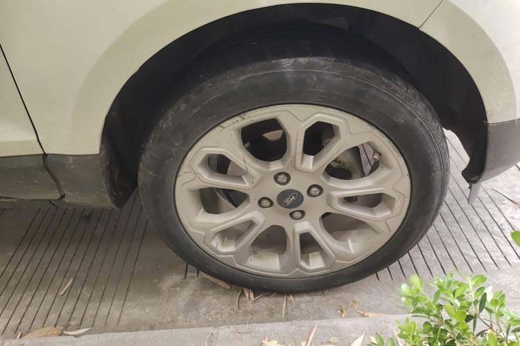Used Ford EcoSport 2018 1.5L Automatic Zunyi Trim Right Front Wheel Hub