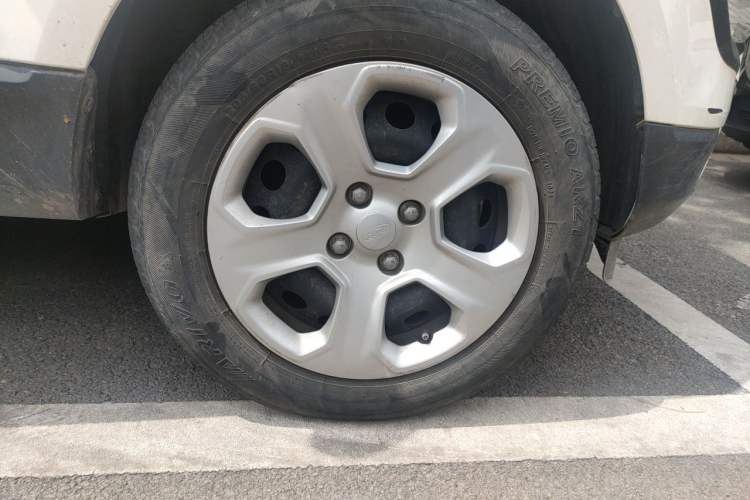 Used Ford EcoSport 2018 1.5L Automatic Elite Edition Right Front Wheel Hub