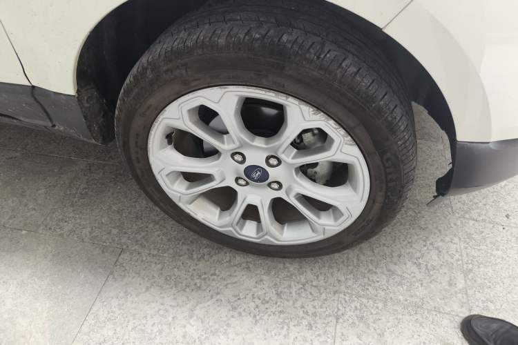 Used Ford EcoSport 2018 1.5L Automatic Platinum Wing Model Right Front Wheel Hub