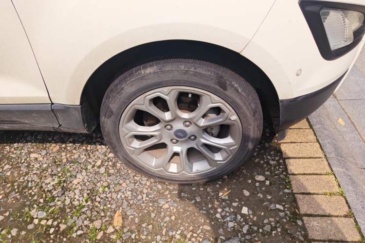 Used Ford EcoSport 2018 1.5L Automatic Platinum Wing Model Right Front Wheel Hub