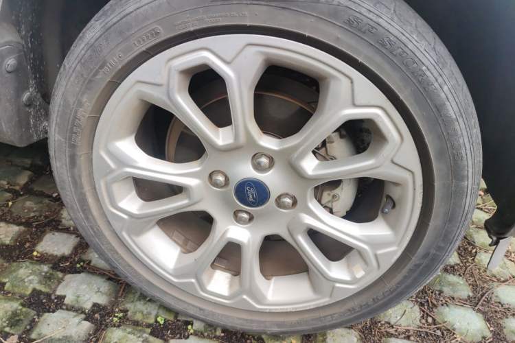 Used Ford EcoSport 2018 Revised 1.5L Automatic Platinum Wing Edition Right Front Wheel Hub