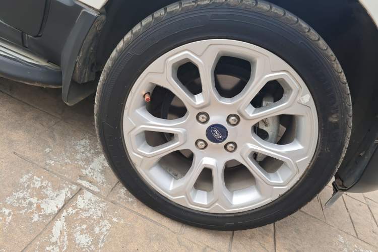 Used Ford EcoSport 2018 1.5L Automatic Zunyi Trim Right Front Wheel Hub