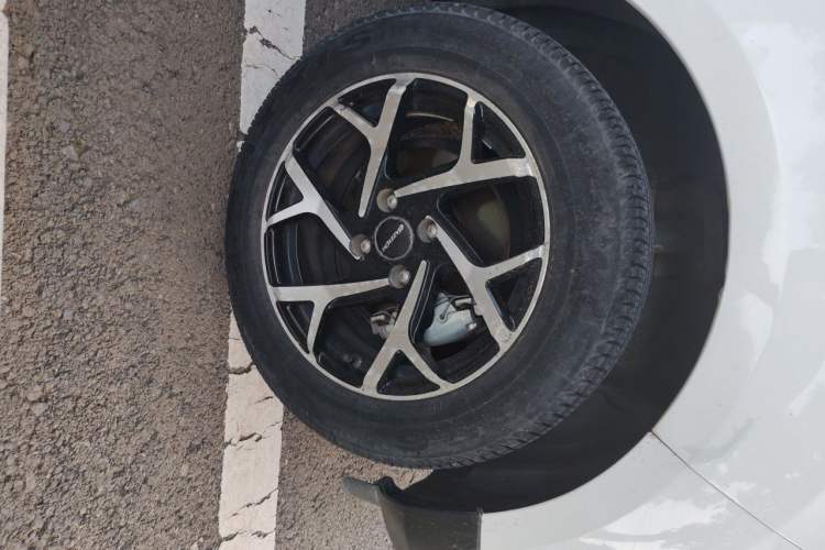 Used Ford EcoSport 2018 1.5L Automatic Elite Edition Right Front Wheel Hub