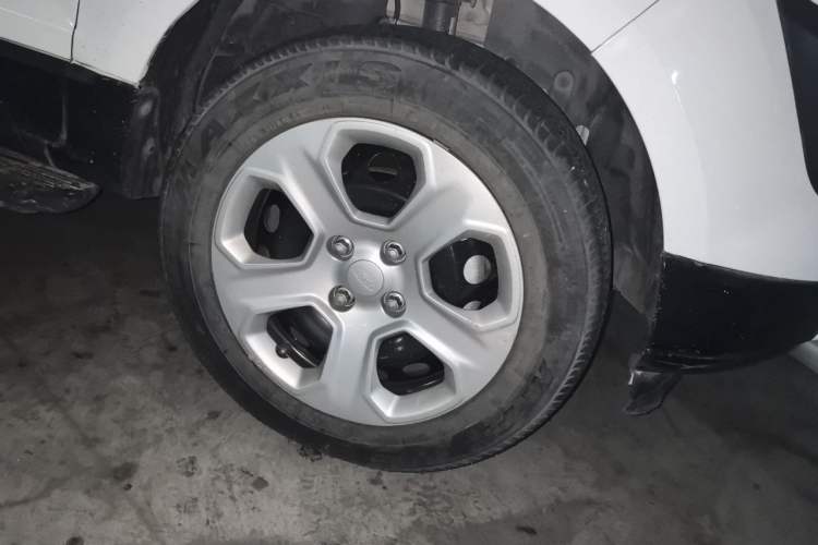 Used Ford EcoSport 2018 1.5L Automatic Elite Edition Right Front Wheel Hub
