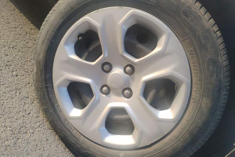 Used Ford EcoSport 2018 1.5L Automatic Elite Edition Right Front Wheel Hub