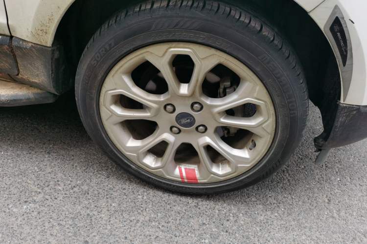 Used Ford EcoSport 2018 2.0L Automatic 4x4 Prestige Trim Right Front Wheel Hub