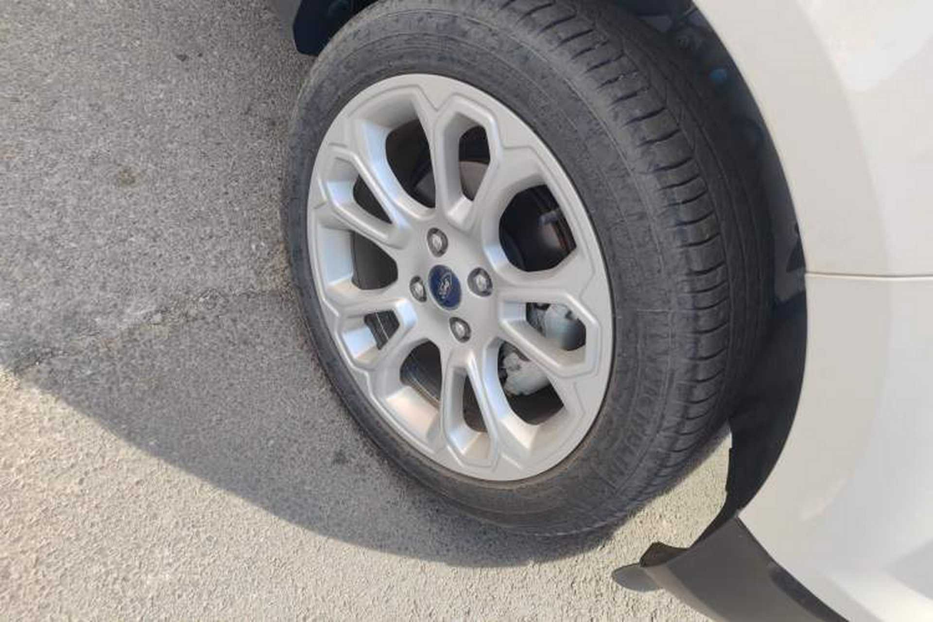 Used Ford EcoSport 2018 Revised Version 2.0L Automatic All-Wheel Drive Luxury Trim Right Front Wheel Hub