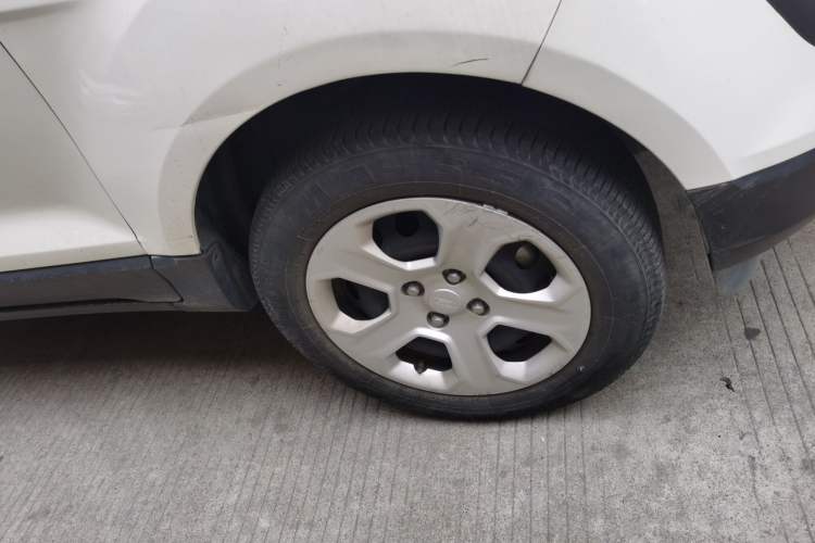 Used Ford EcoSport 2018 1.5L Automatic Elite Edition Right Front Wheel Hub