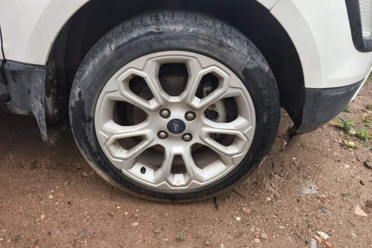 Used Ford EcoSport 2018 1.5L Automatic Platinum Wing Model Right Front Wheel Hub