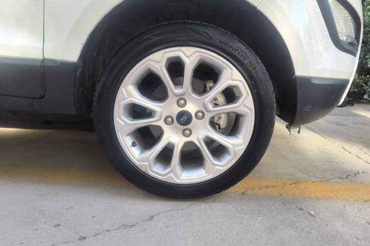 Used Ford EcoSport 2018 1.5L Automatic Platinum Wing Model Right Front Wheel Hub
