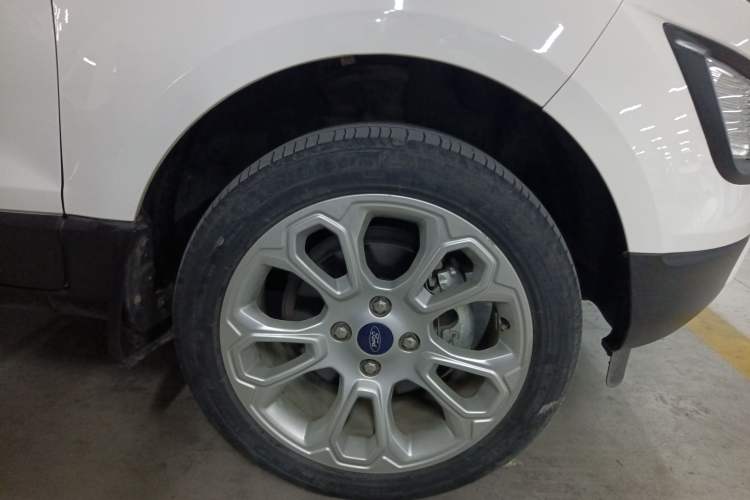 Used Ford EcoSport 2018 1.5L Automatic Platinum Wing Model Right Front Wheel Hub