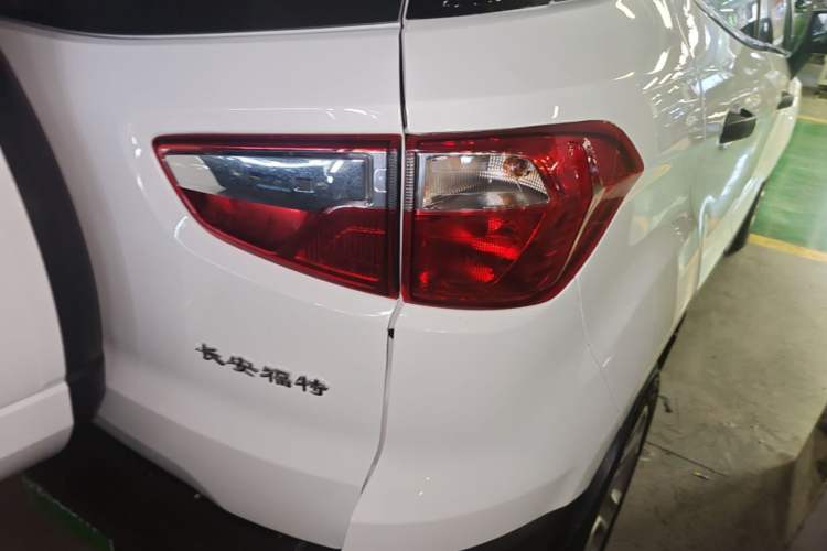 Used Ford EcoSport 2018 1.5L Automatic Elite Edition Right Rear Taillight