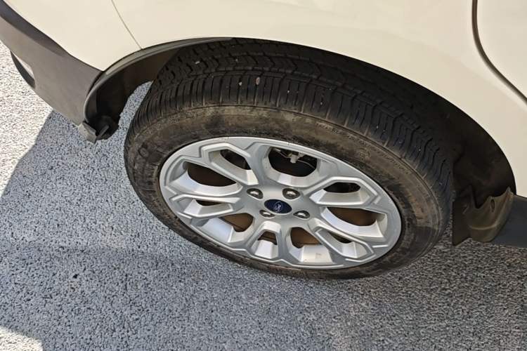 Used Ford EcoSport 2018 1.5L Automatic Platinum Wing Model Right Rear Wheel Hub