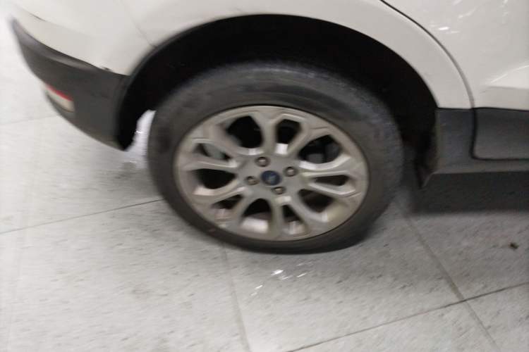 Used Ford EcoSport 2018 1.5L Automatic Platinum Wing Model Right Rear Wheel Hub