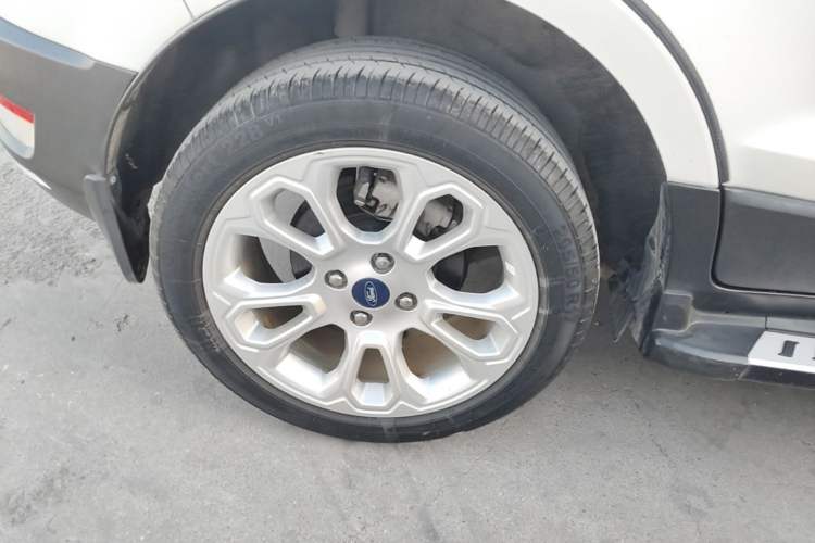 Used Ford EcoSport 2018 1.5L Automatic Platinum Wing Model Right Rear Wheel Hub