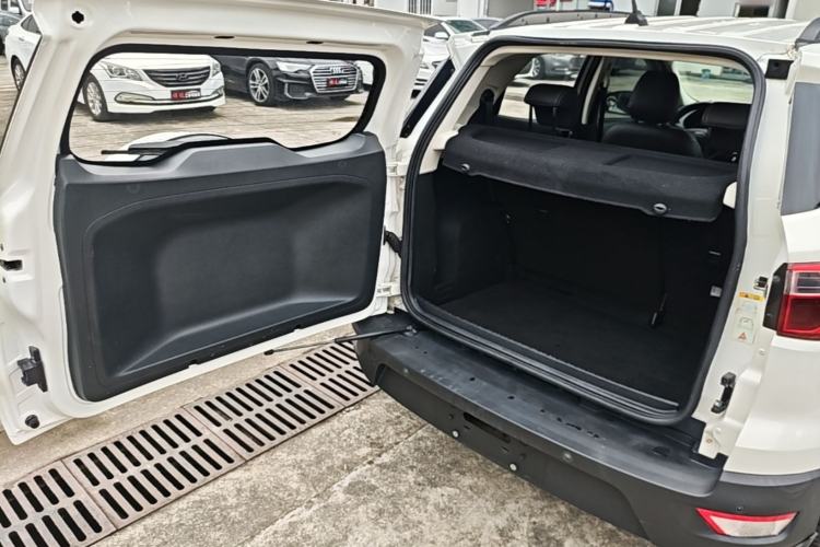 Used Ford EcoSport 2018 1.5L Automatic Platinum Wing Model Trunk