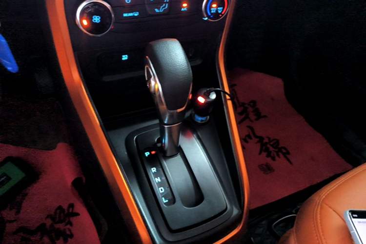 Used Ford EcoSport 2019 1.5L Automatic Platinum Wing Sport Edition Gear Lever