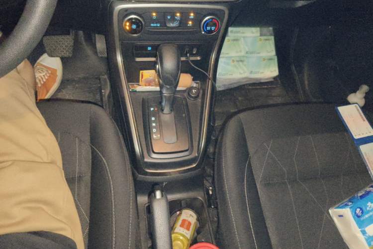 Used Ford EcoSport 2019 1.5L Automatic Platinum Wing Sport Edition Gear Lever