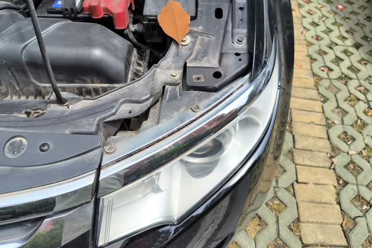 Used Ford Edge 2011 3.5L Prestige Sunroof Edition Engine Bay Left