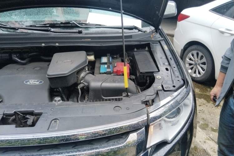 Used Ford Edge 2011 3.5L Prestige Sunroof Edition Engine Bay Left