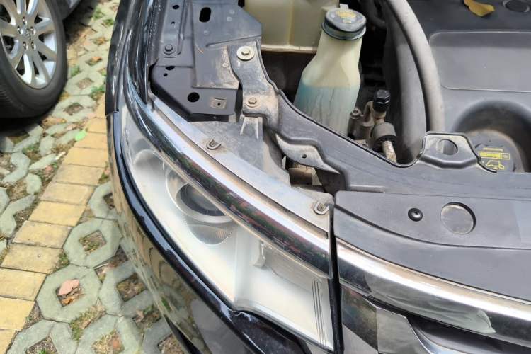 Used Ford Edge 2011 3.5L Prestige Sunroof Edition Engine Bay Right