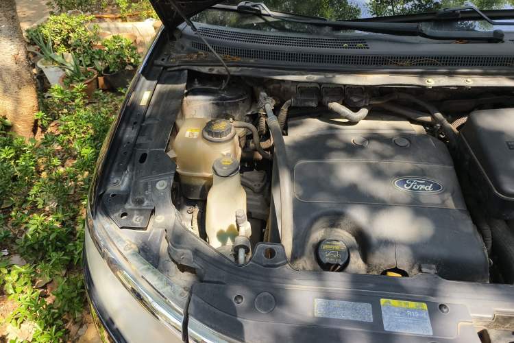 Used Ford Edge 2011 3.5L Elite Edition Engine Bay Right