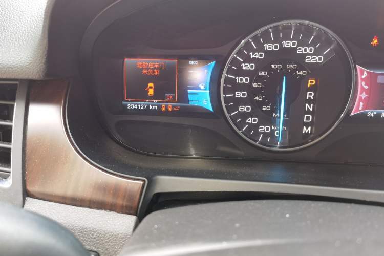 Used Ford Edge 2011 3.5L Zunrui Model Odometer Close Up