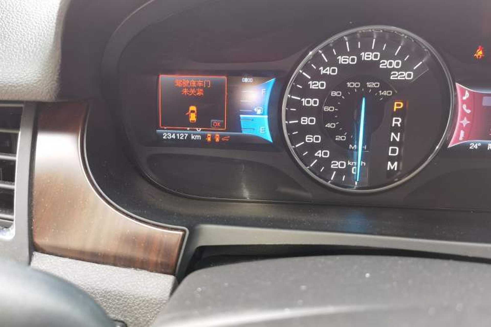 Used Ford Edge 2011 3.5L Zunrui Model Odometer Close Up