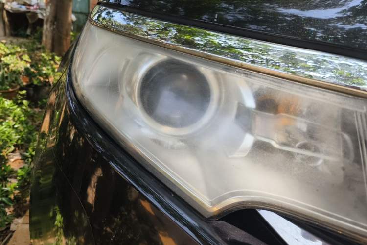 Used Ford Edge 2011 3.5L Elite Edition Right Front Headlight