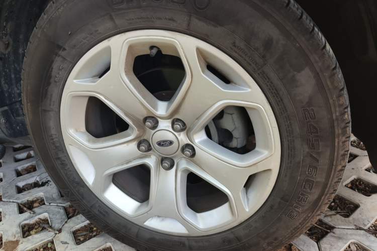 Used Ford Edge 2011 3.5L Elite Edition Right Front Wheel Hub