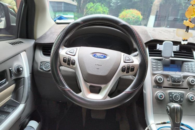Used Ford Edge 2011 3.5L Prestige Sunroof Edition Steering Wheel