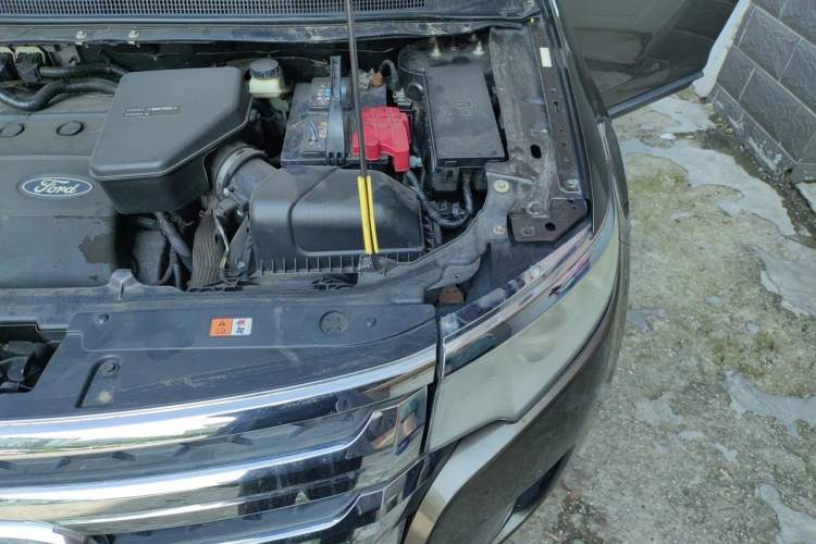 Used Ford Edge 2011 3.5L Prestige Sunroof Edition Engine Bay Left