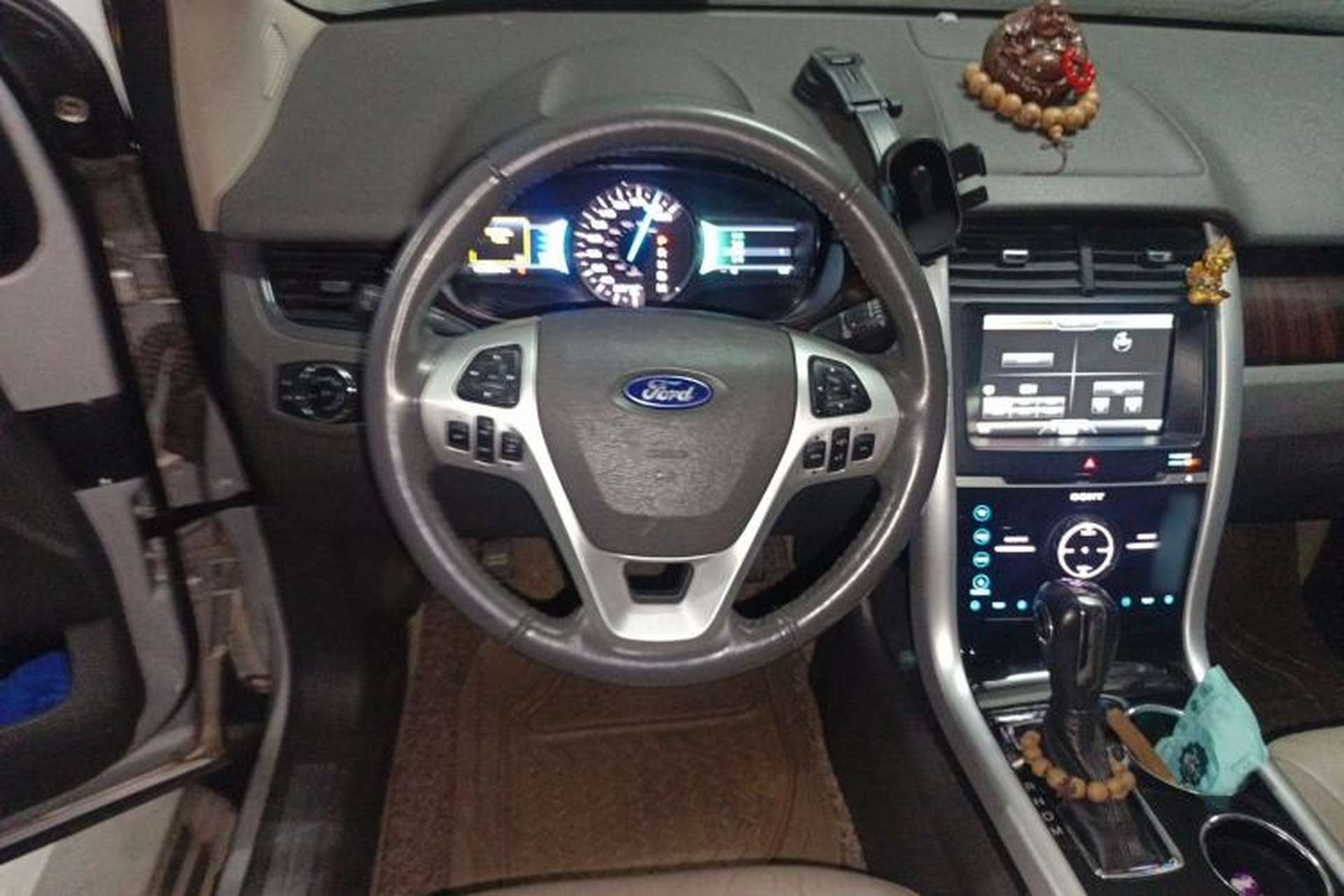 Used Ford Edge 2011 3.5L Prestige Sunroof Edition Steering Wheel
