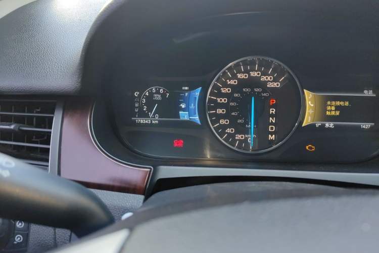 Used Ford Edge 2011 3.5L Zunrui Model Odometer Close Up