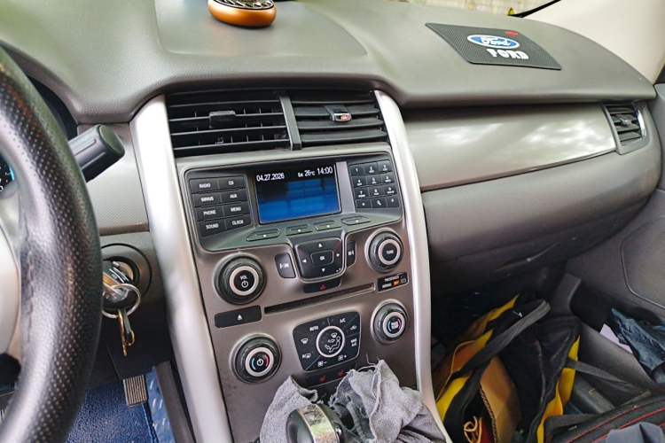 Used Ford Edge 2012 2.0T Elite Sunroof Edition Audio And AC Panel