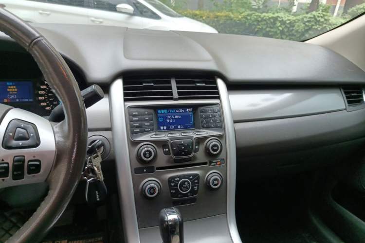 Used Ford Edge 2012 2.0T Elite Sunroof Edition Audio And AC Panel