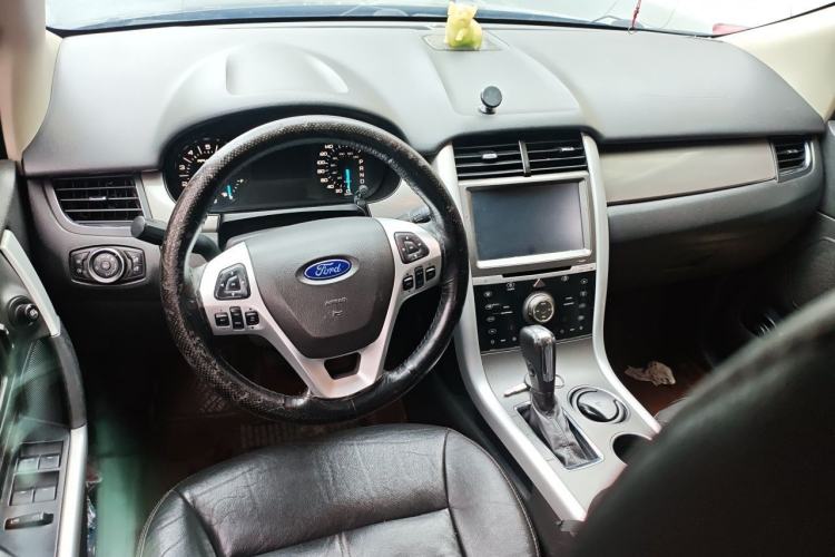 Used Ford Edge 2012 2.0T Elite Sunroof Edition Center Console