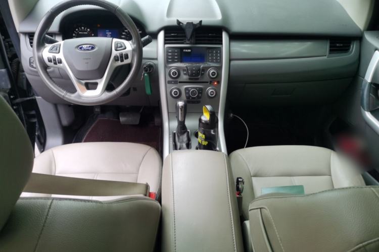 Used Ford Edge 2012 2.0T Elite Sunroof Edition Center Console