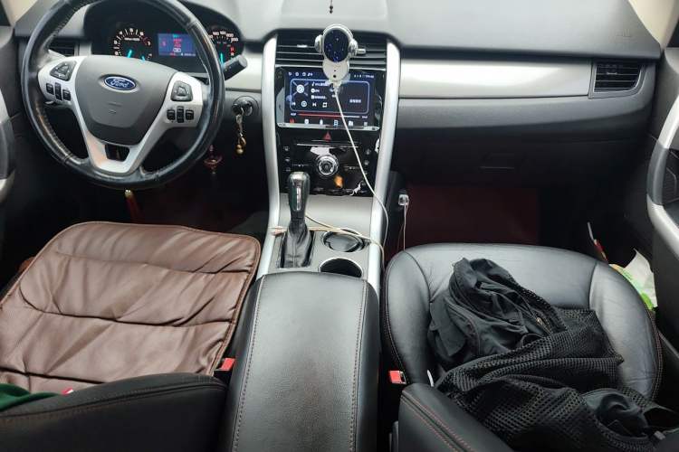 Used Ford Edge 2012 2.0T Elite Sunroof Edition Center Console