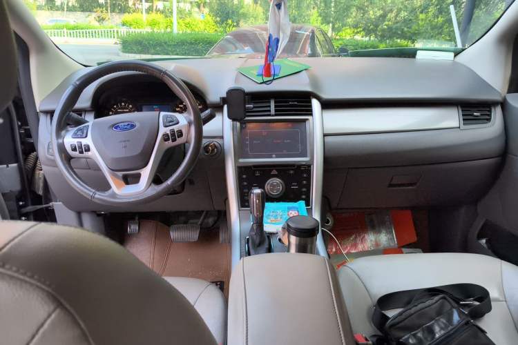 Used Ford Edge 2012 2.0T Elite Sunroof Edition Center Console