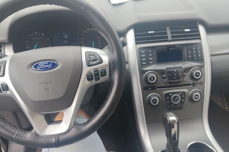Used Ford Edge 2012 2.0T Elite Sunroof Edition Center Console