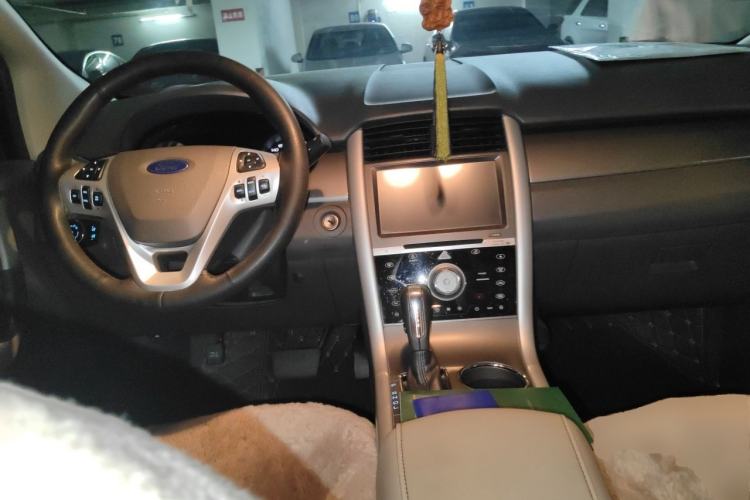 Used Ford Edge 2012 2.0T Elite Sunroof Edition Center Console