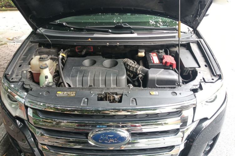 Used Ford Edge 2012 2.0T Elite Edition Engine Bay