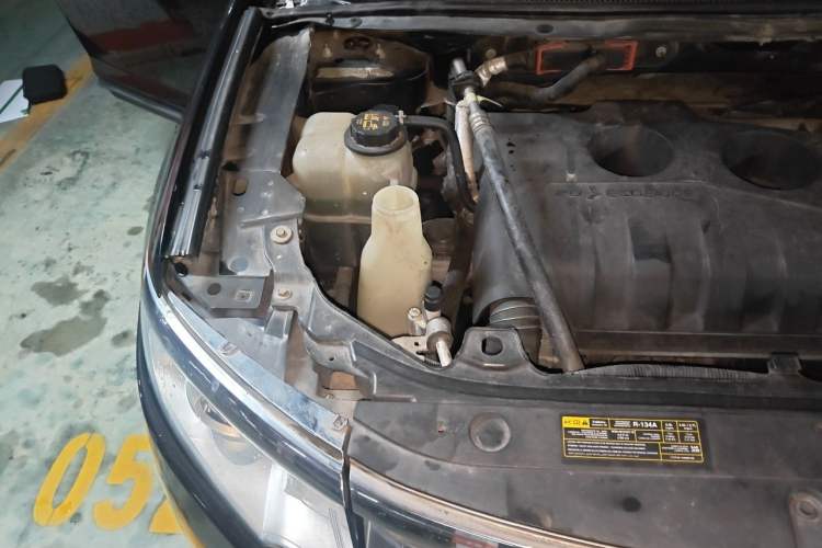 Used Ford Edge 2012 2.0T Elite Sunroof Edition Engine Bay Right