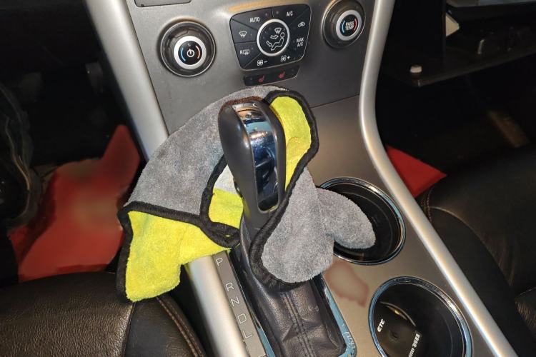 Used Ford Edge 2012 2.0T Elite Edition Gear Lever