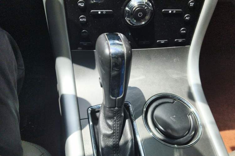 Used Ford Edge 2012 2.0T Elite Sunroof Edition Gear Lever