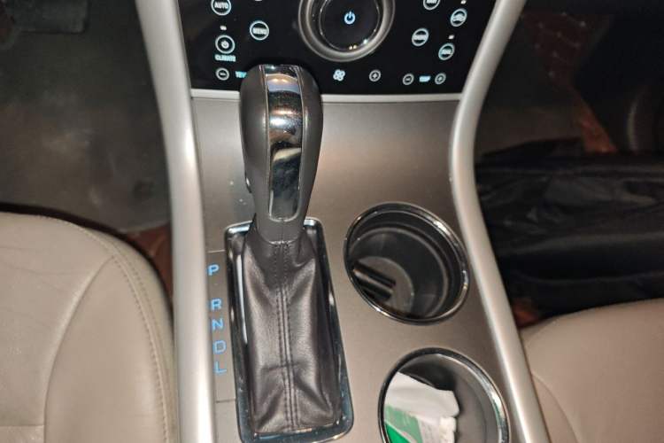 Used Ford Edge 2012 2.0T Elite Edition Gear Lever