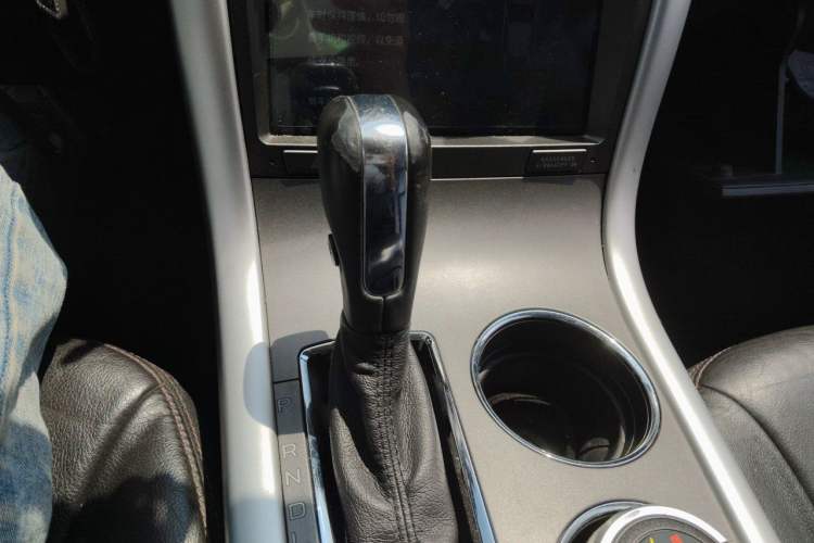 Used Ford Edge 2012 2.0T Elite Sunroof Edition Gear Lever