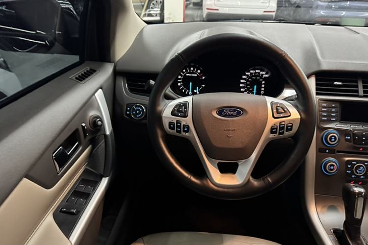 Used Ford Edge 2012 2.0T Elite Edition Interior 2
